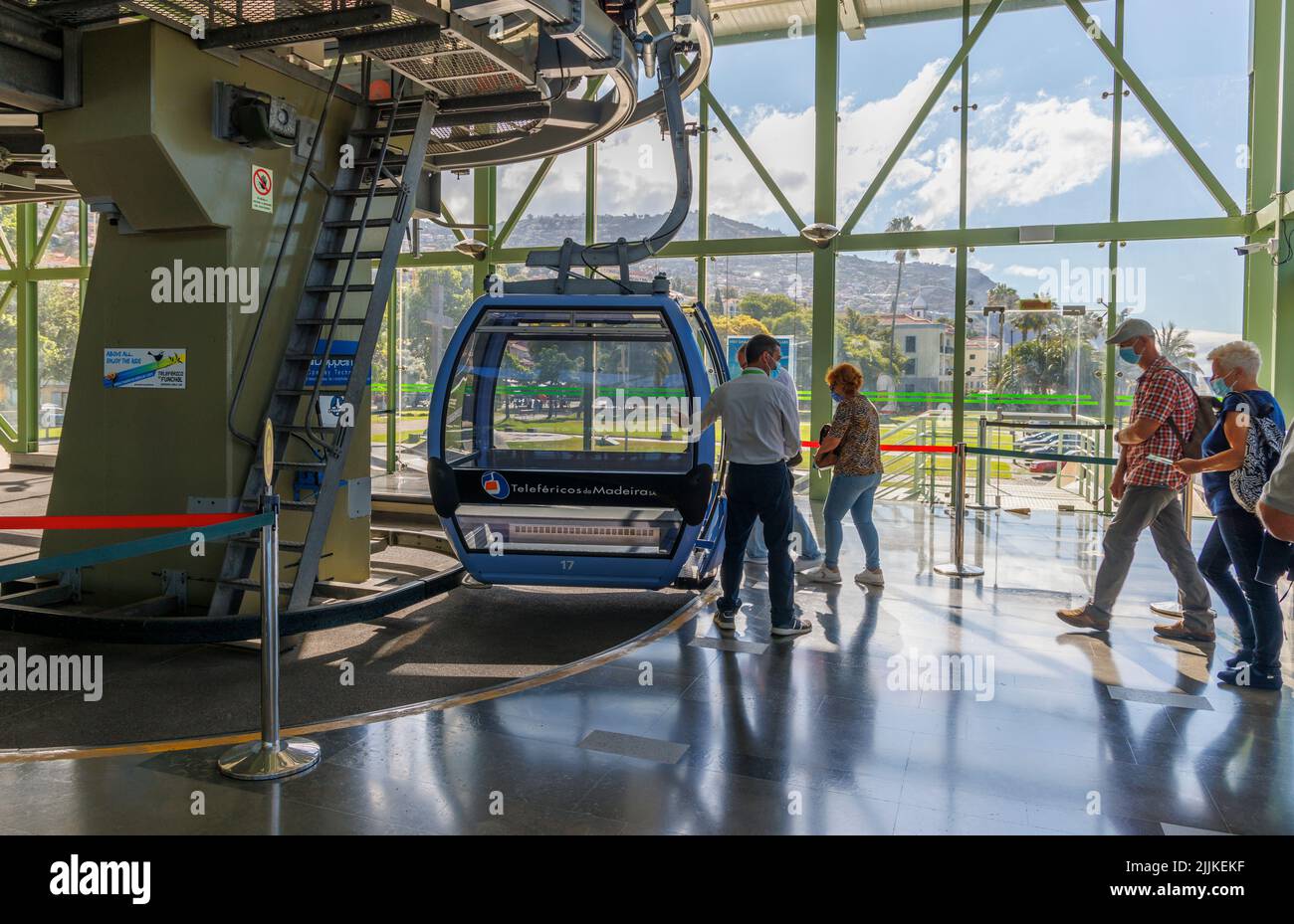 Einstieg in die Seilbahn in Funchal nach Monte, Madeira, Portugal Stockfoto