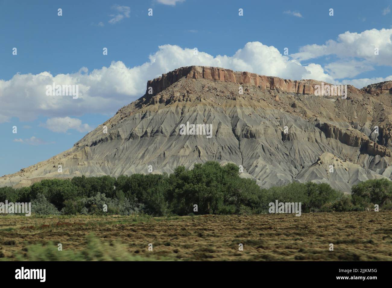 Die Grand Mesa in der Nähe von Grand Junction, Colorado, USA an einem sonnigen, bewölkten Tag Stockfoto