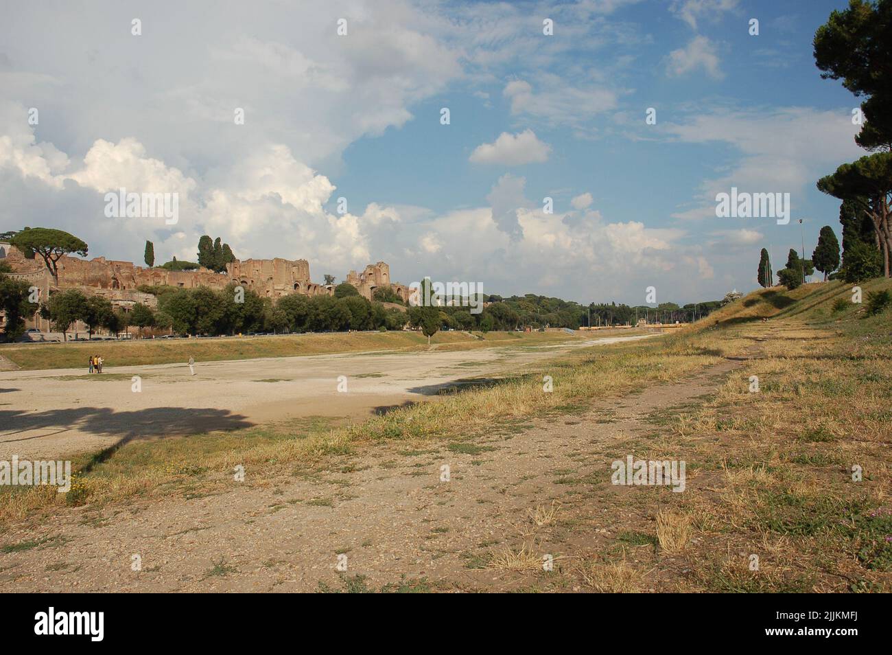 Die antiken historischen Ruinen des römischen Wagenrennstadions Circus Maximus in Italien Stockfoto