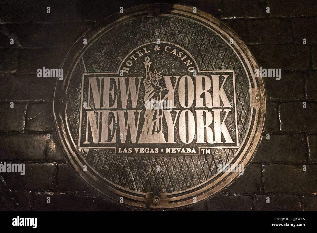 Eine Nahaufnahme des New York Hotel and Casino Schildes in Las Vegas Stockfoto
