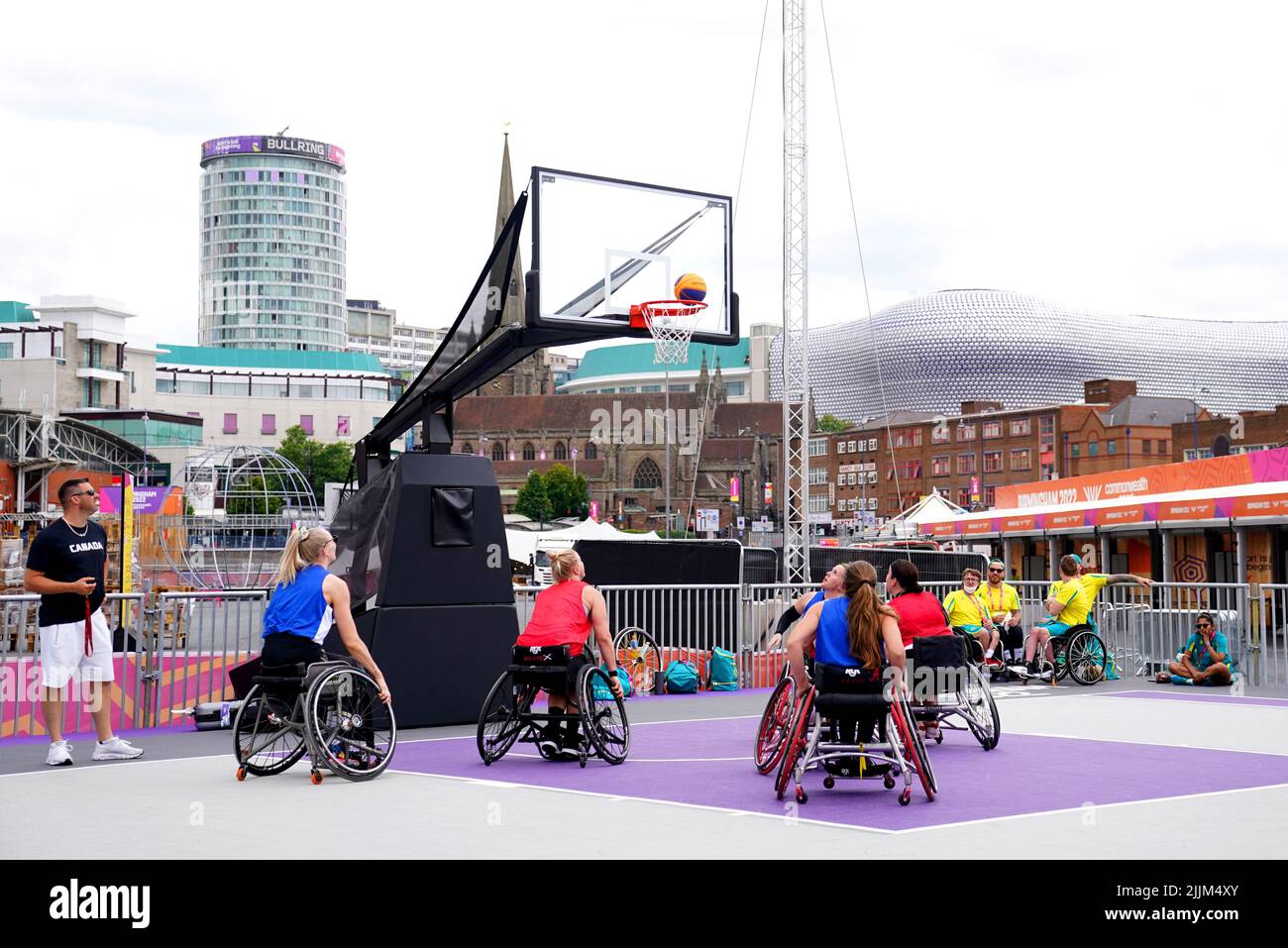 Das kanadische Team während einer 3x3-Trainingseinheit für Rollstuhlbabball auf dem Smithfield-Gelände vor den Commonwealth Games. Bilddatum: Mittwoch, 27. Juli 2022. Stockfoto