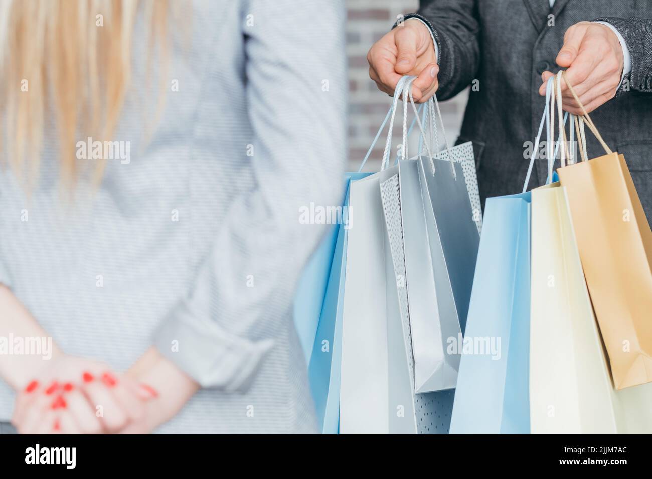 Shop Lieferung online Einzelhandel Mann Handtaschen Kunden Stockfoto