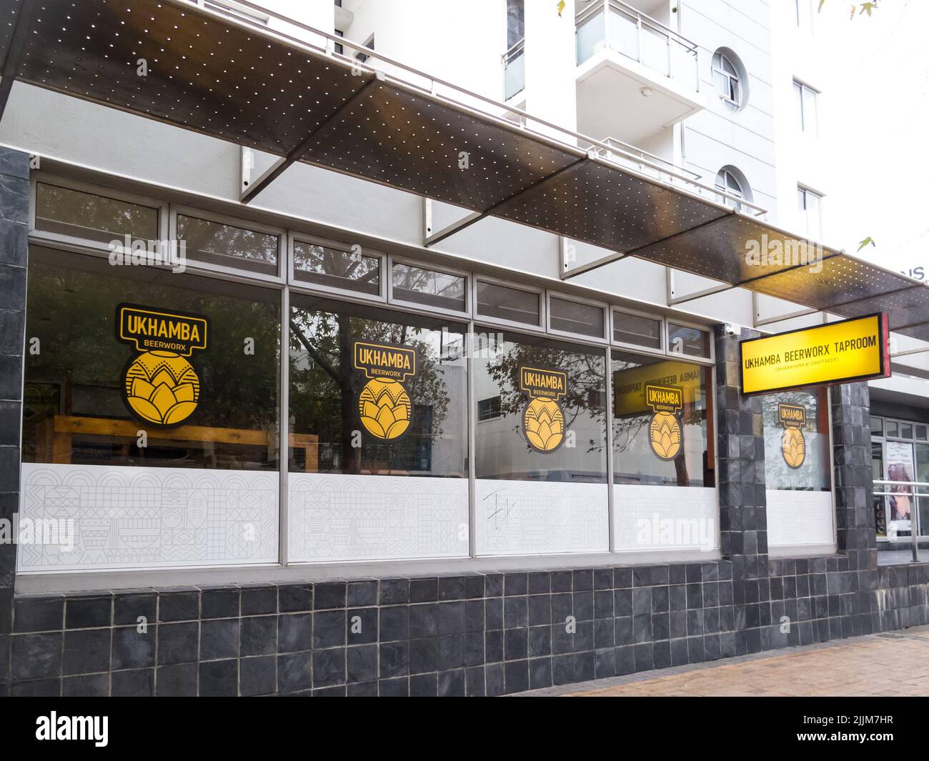 Ukhamba Beerworx Taproom Shop oder Storefront, die lokales gebrautes Bier in Kapstadt, Südafrika, verkauft Stockfoto