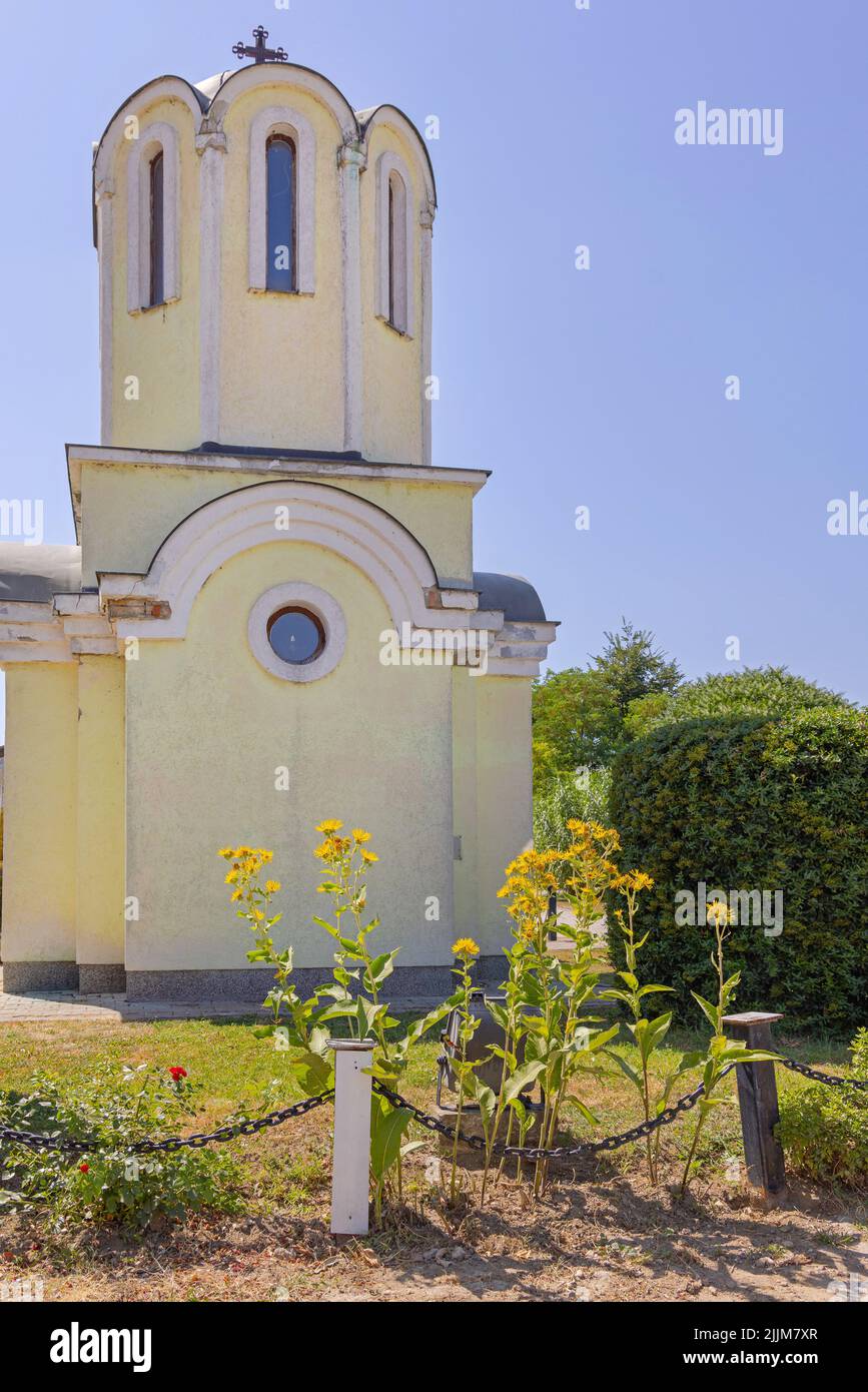 Serbisch-orthodoxe Kirche der Heiligen Parasceva am Fluss Sava in der Nähe von Sabac Stockfoto