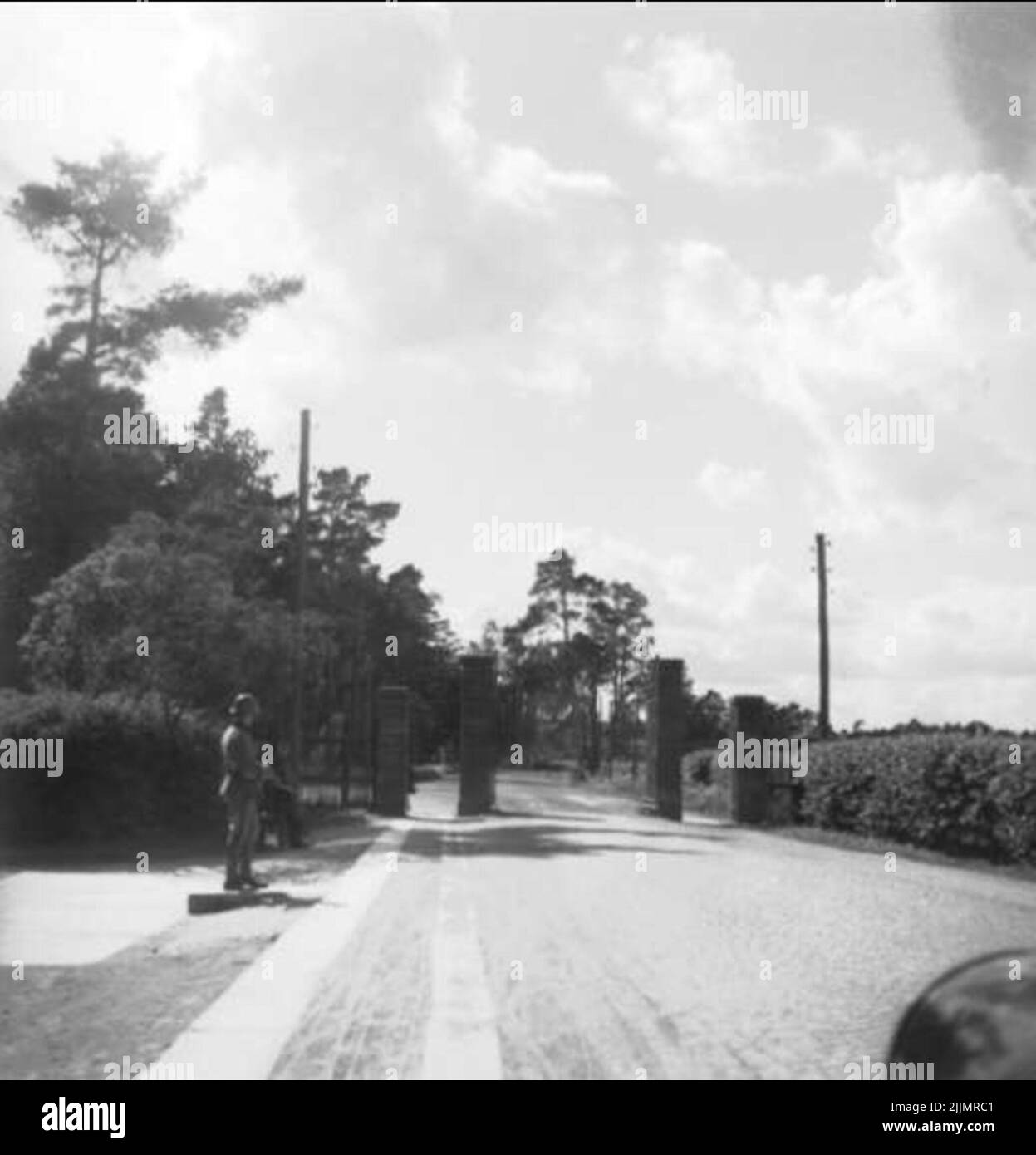Die Festung. Der Haupteingang zum Befestigungsbereich. Die Häfen von Rödesund wurden 1911 gegründet. Die Grenze zwischen zivilem und militärischem Karlsborg. Die Tore wurden von Karl-Gustav Lindqvist gebaut. Stockfoto