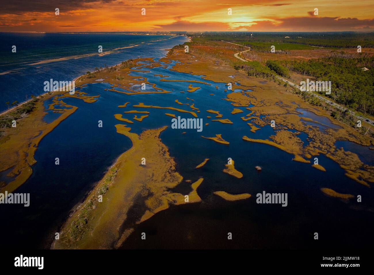 Eine Luftaufnahme von Captiva Island und Sanibel Island mit einem malerischen Hintergrund bei Sonnenuntergang in Florida Stockfoto