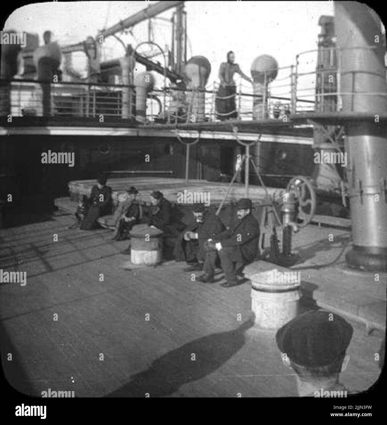 Dampfschiff fährt über den Atlantik Stockfoto