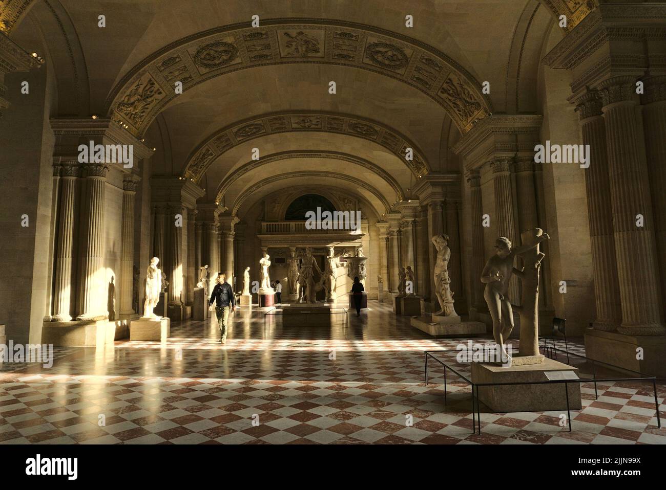Der Caryatid-Raum, Saal für klassische griechische und hellenistische Kunst im Louvre in Paris, Frankreich Stockfoto