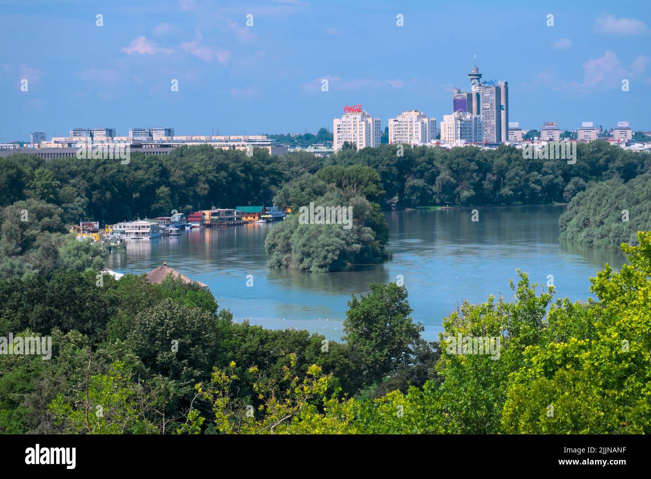 Belgrad Stadtbild mit Donau und Wolkenkratzern, Serbien Stockfoto