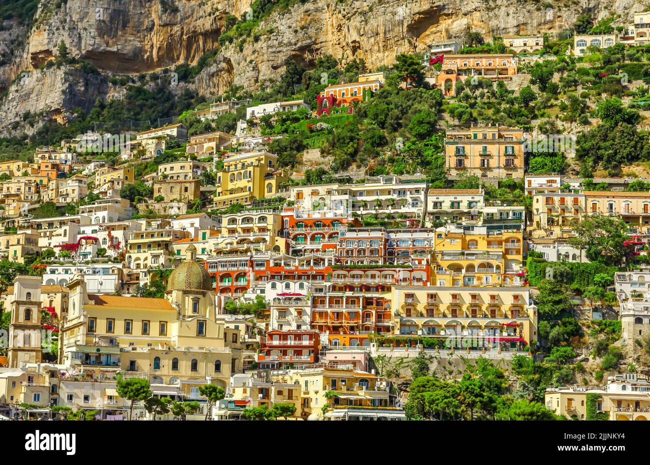 Eine Luftaufnahme der Stadt Positano an der Amalfiküste, Italien Stockfoto