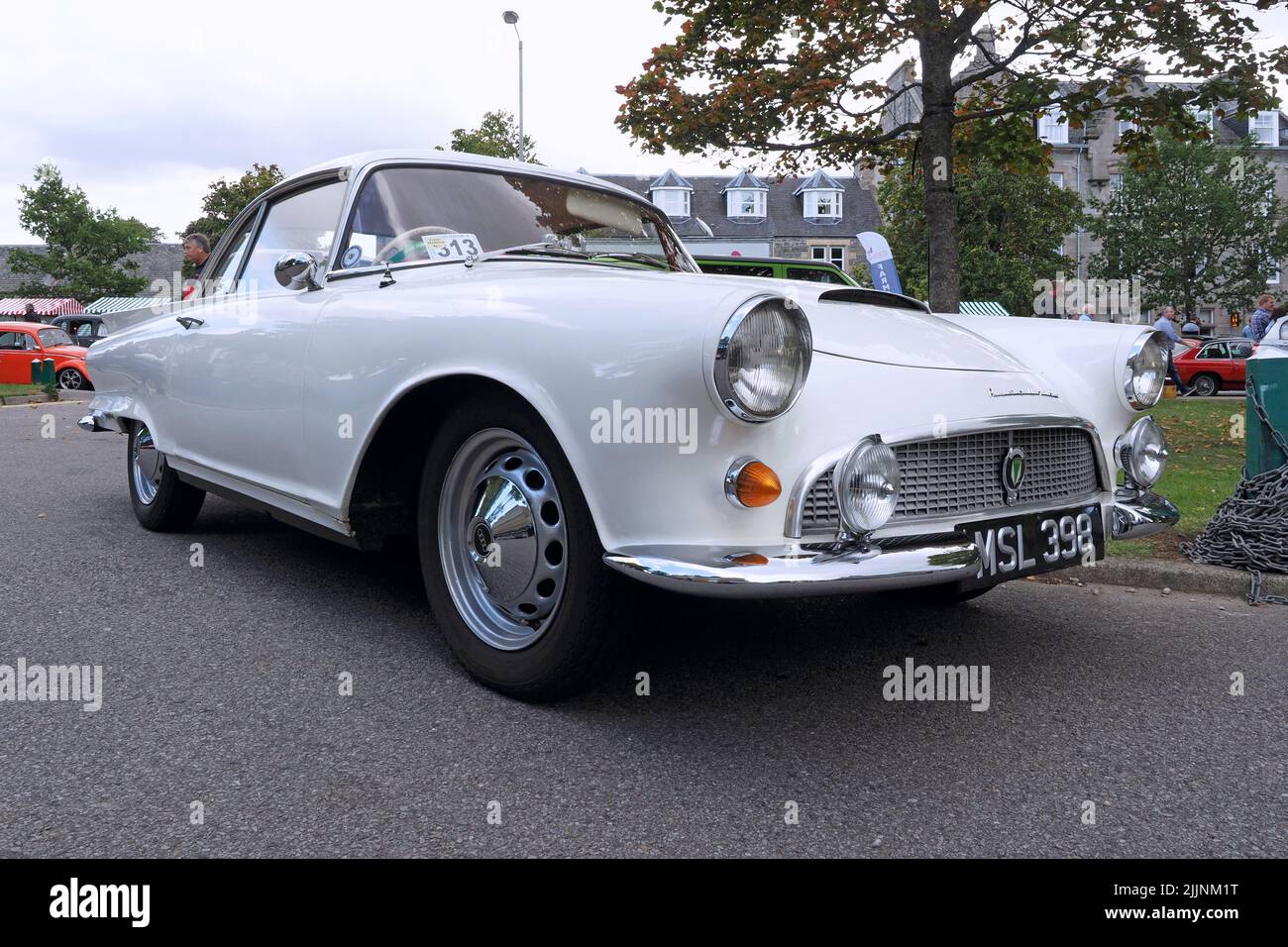 Vorderansicht eines Auto Union 1000 Sp Coupés in Weiß mit einem 1lt-Motor. Erbaut 1961. Stockfoto