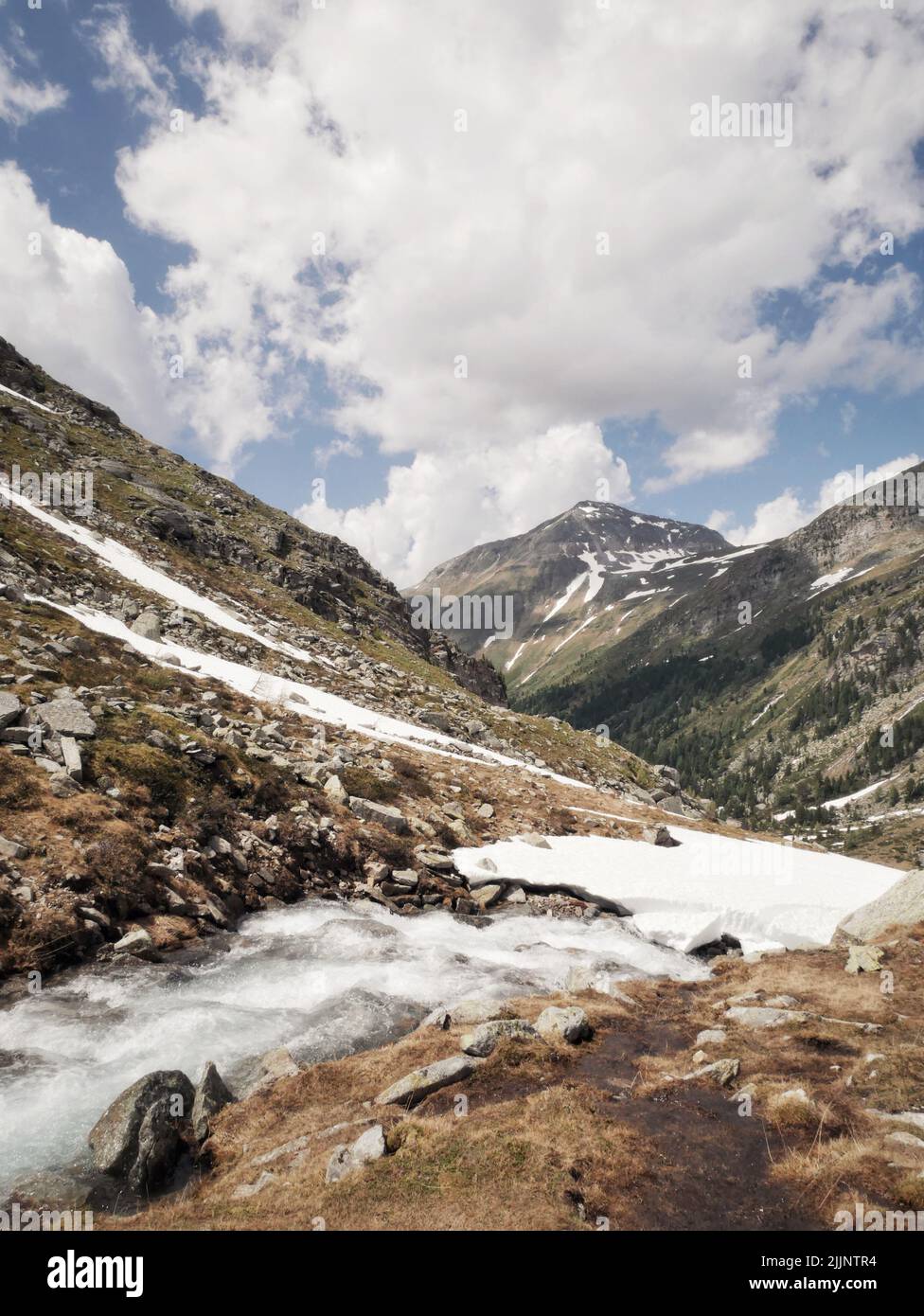 Bergfluss im Zirknitztal hohe Taue Stockfoto