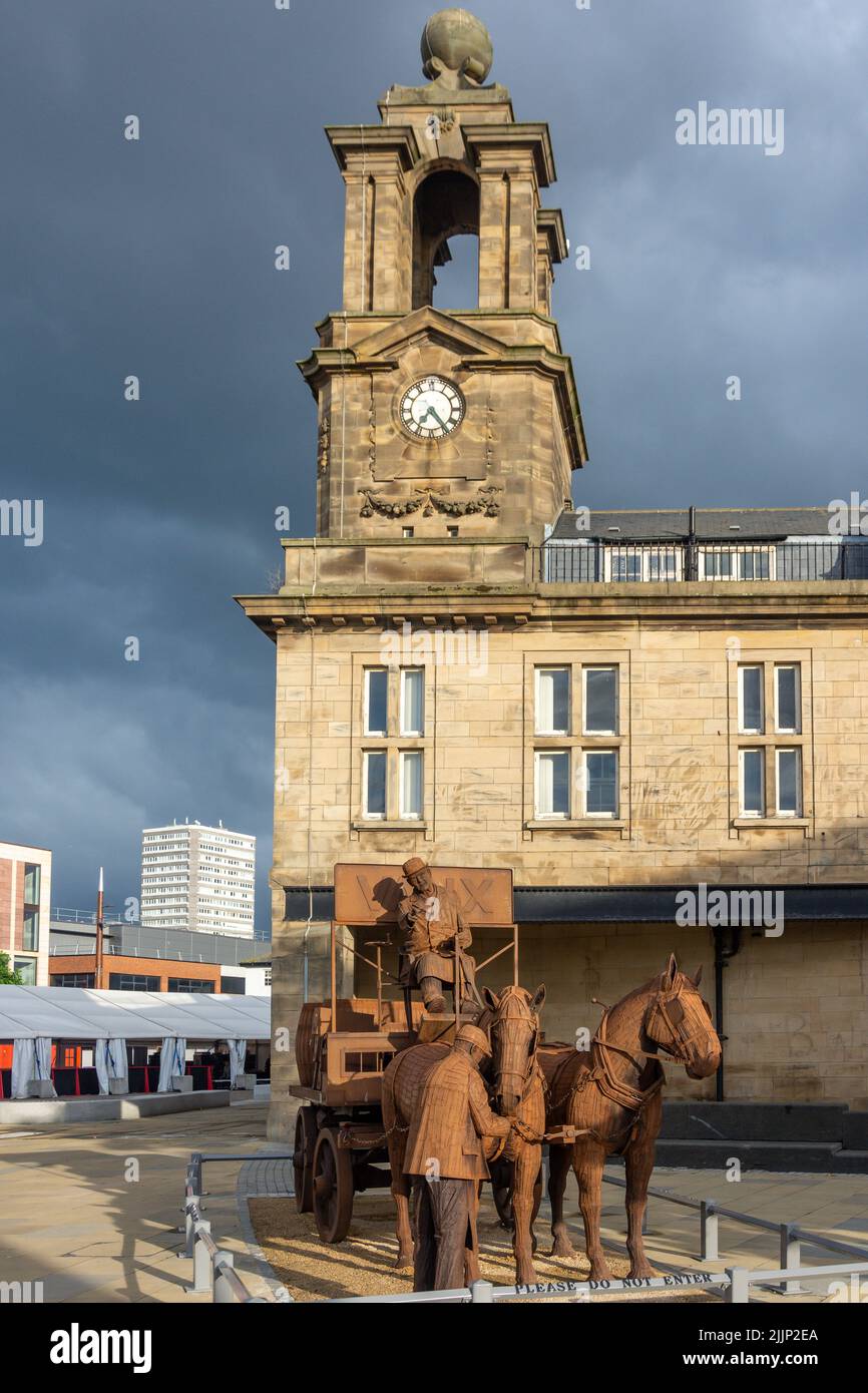 Skulptur der Brauerei „Gan Canny“, Keel Square, City of Sunderland, Tyne and Wear, England, Vereinigtes Königreich Stockfoto