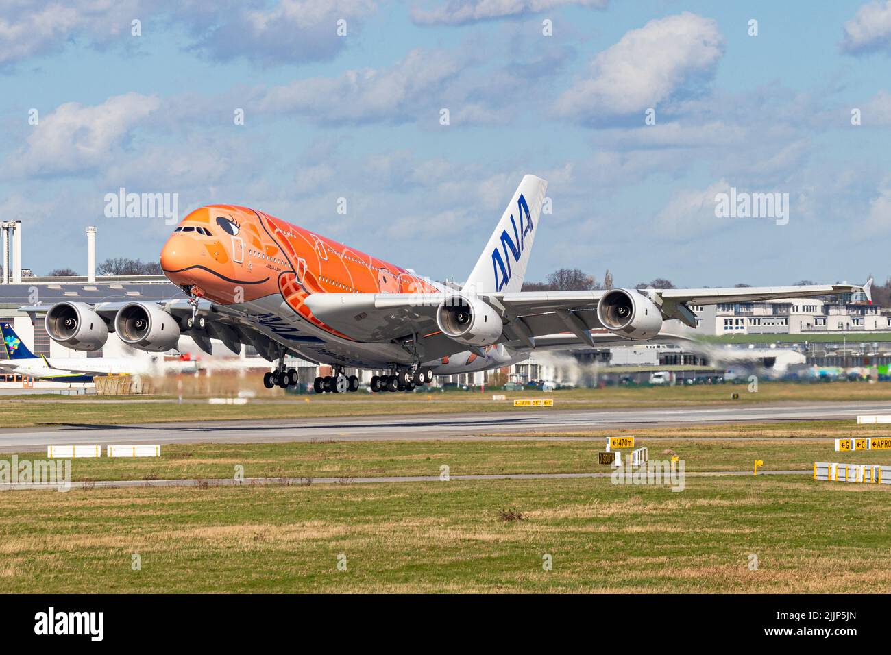 All Nippon Airways ANA Airbus A380-841 (F-WWAL, 266) startet am 