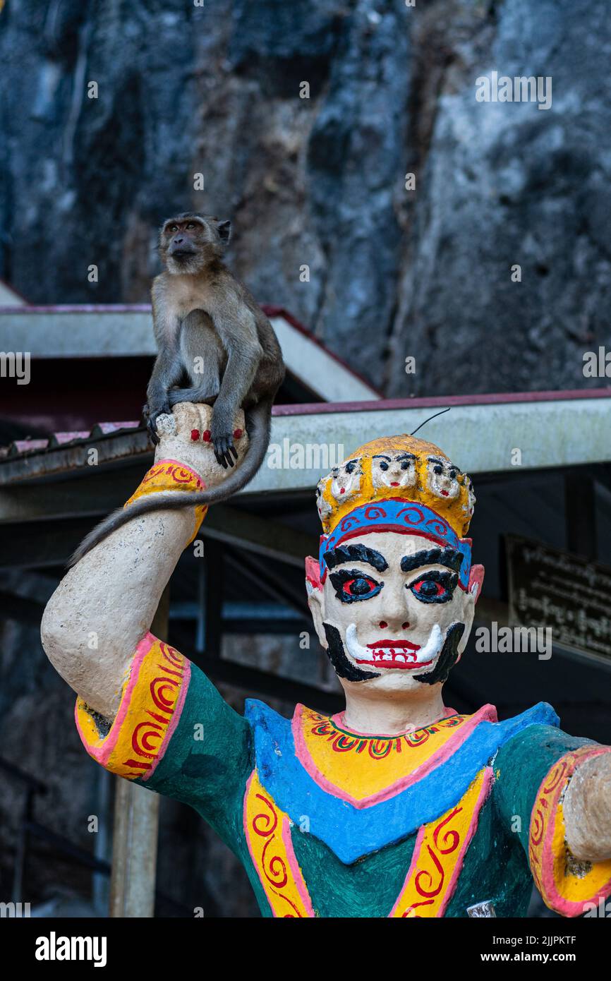 Ein Blick auf den buddhistischen Tempel in hPa an, Myanmar Stockfoto