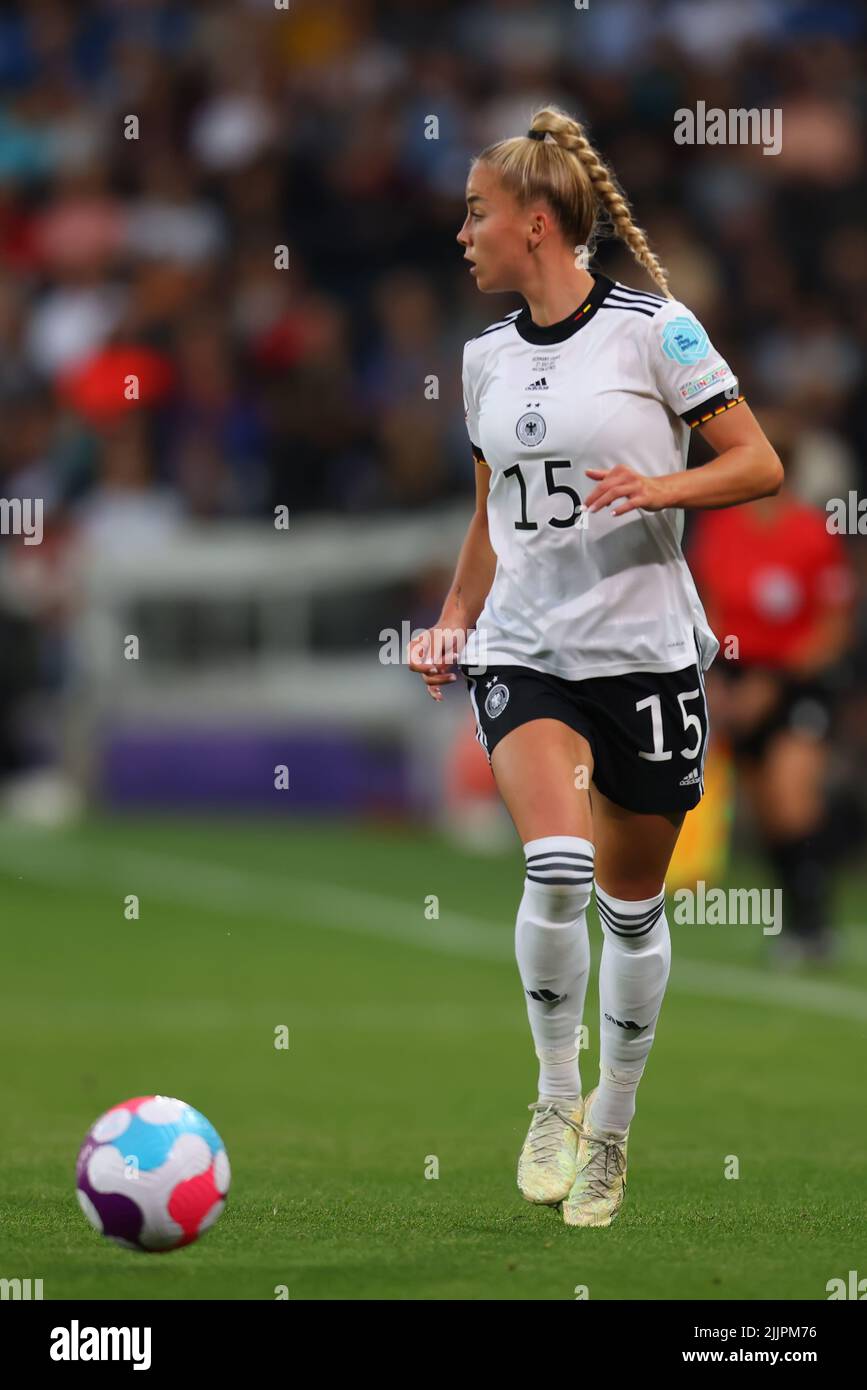 27.. Juli 2022; Stadium MK, Milton Keynes, Bucks, England: Frauenfußballturnier, Halbfinale; Frankreich gegen Deutschland: Sara Dabritz aus Deutschland Stockfoto