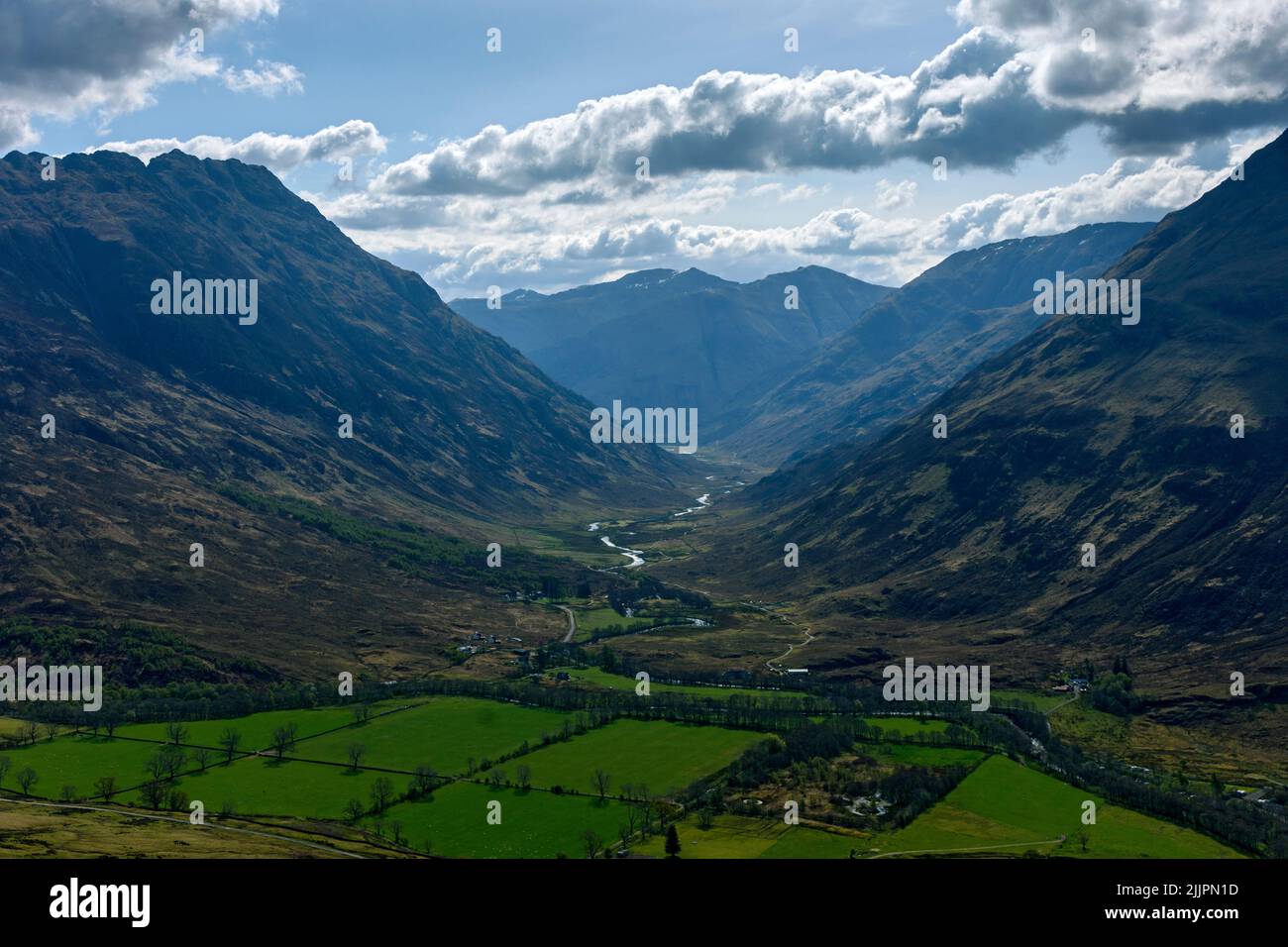 Gleann Lichd von den Hängen von Sgurr an Airgid, Kintail, Highland Region, Schottland, Großbritannien Stockfoto