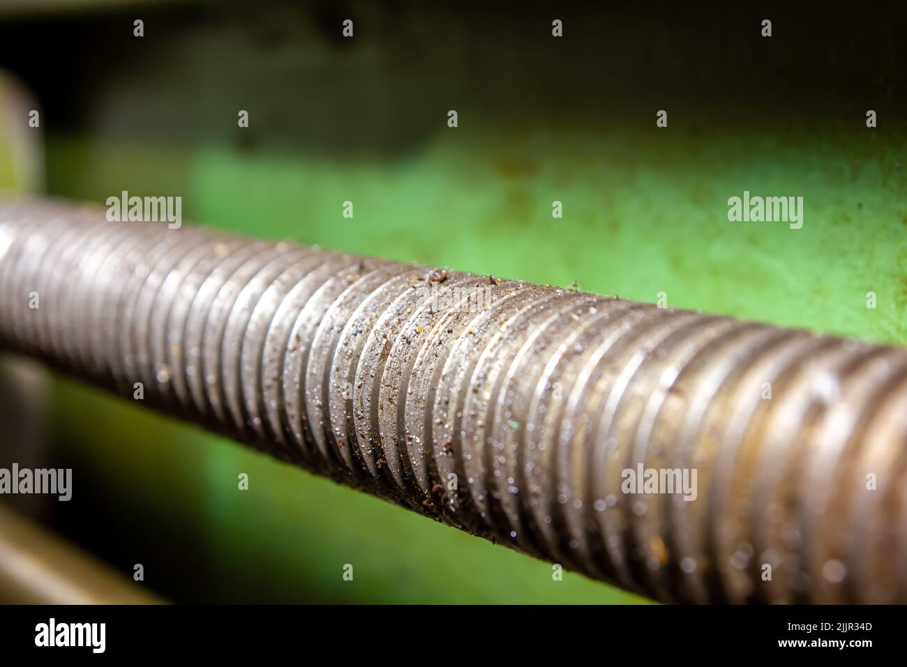 Nahaufnahme eines alten Metallbohrers in einer Fabrik Stockfoto