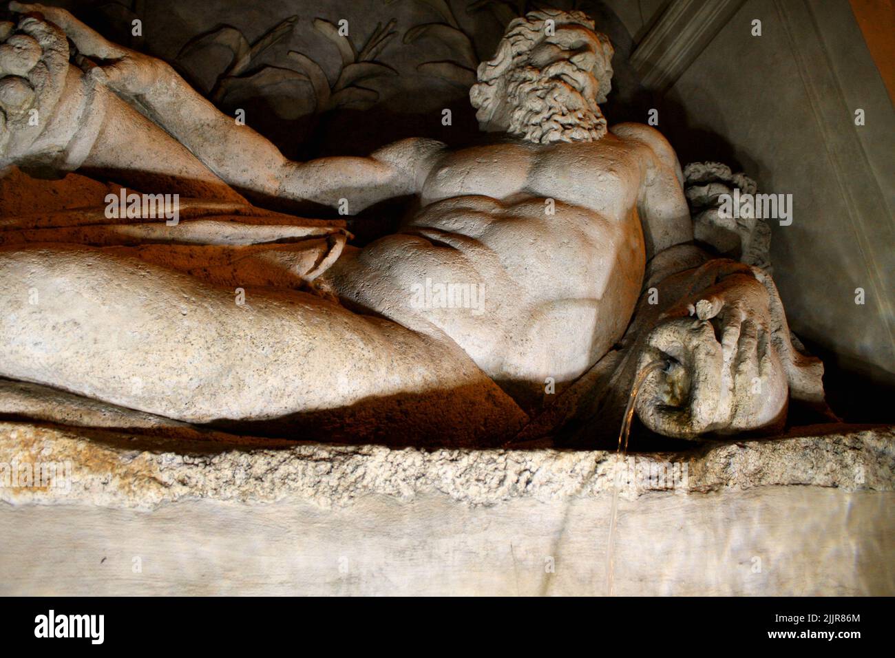 Nachtaufnahme des Berges von Domenico Fontana auf dem Platz der vier Brunnen, Rom, Italien Stockfoto