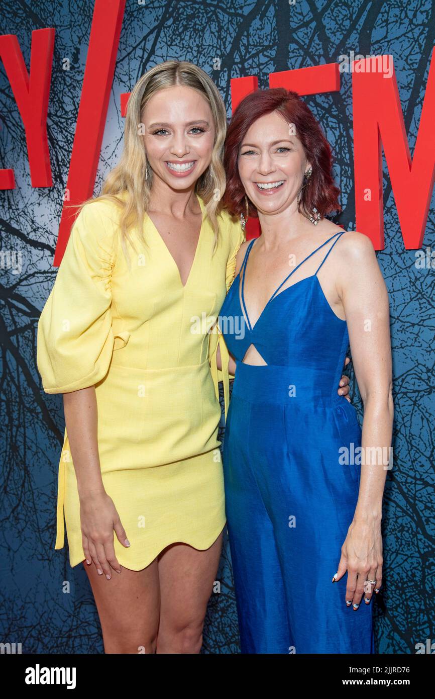 NEW YORK, NEW YORK - 27. JULI: Anna Lore und Carrie Preston nehmen an der New Yorker Premiere im Studio 525 am 27. Juli 2022 in New York City Teil. Stockfoto