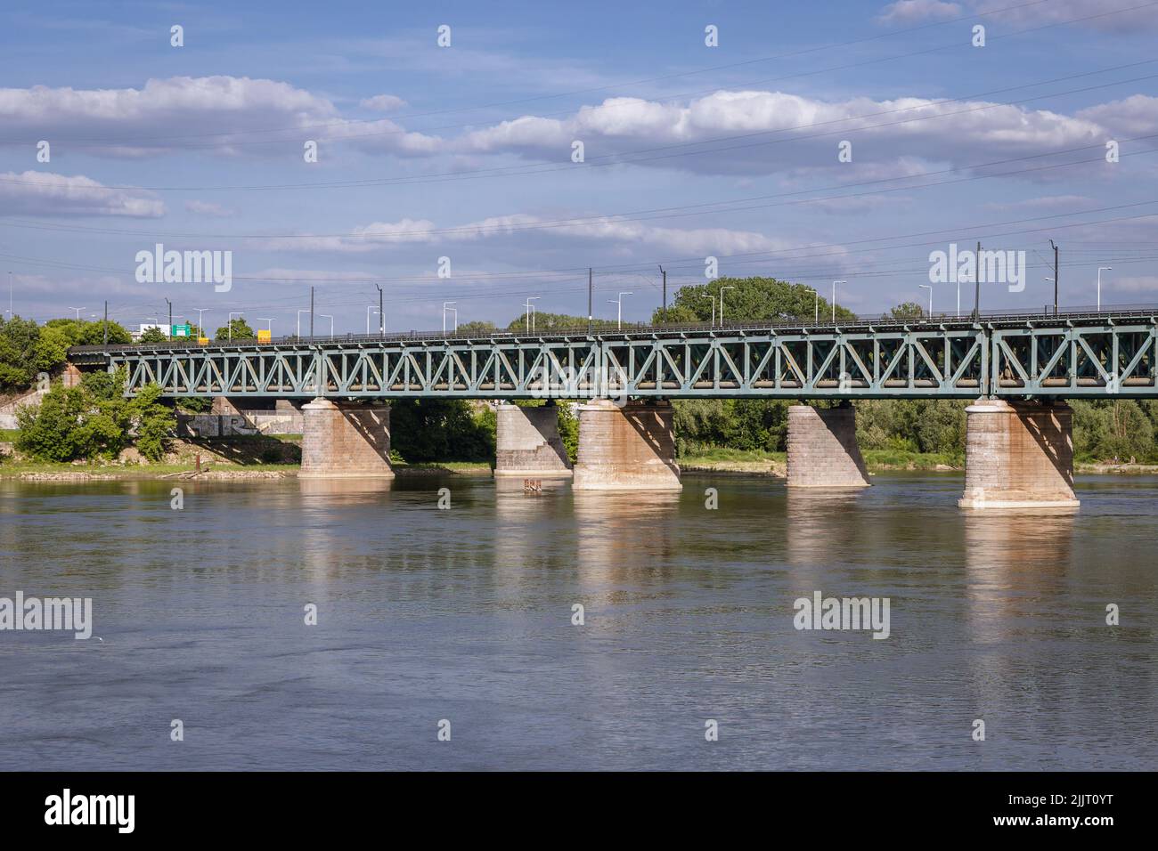 Zitadelle-Eisenbahnbrücke über die Weichsel in Warschau, der Hauptstadt Polens Stockfoto