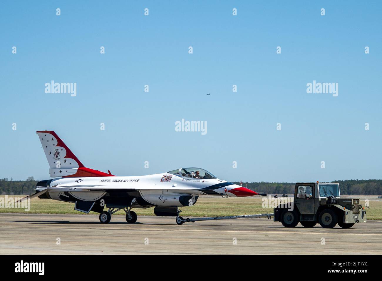Eine Nahaufnahme der United States Air Force Thunderbirds, die im Begriff sind, eine Flugshow in Shaw Air Force Base, Sumter, South Carolina, durchzuführen Stockfoto