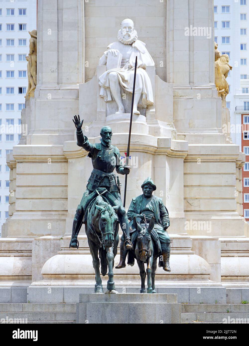 Bronzestatue von Cervantes Don Quijote und Sancho Panza auf der Plaza de Espana in Madrid, Spanien Stockfoto