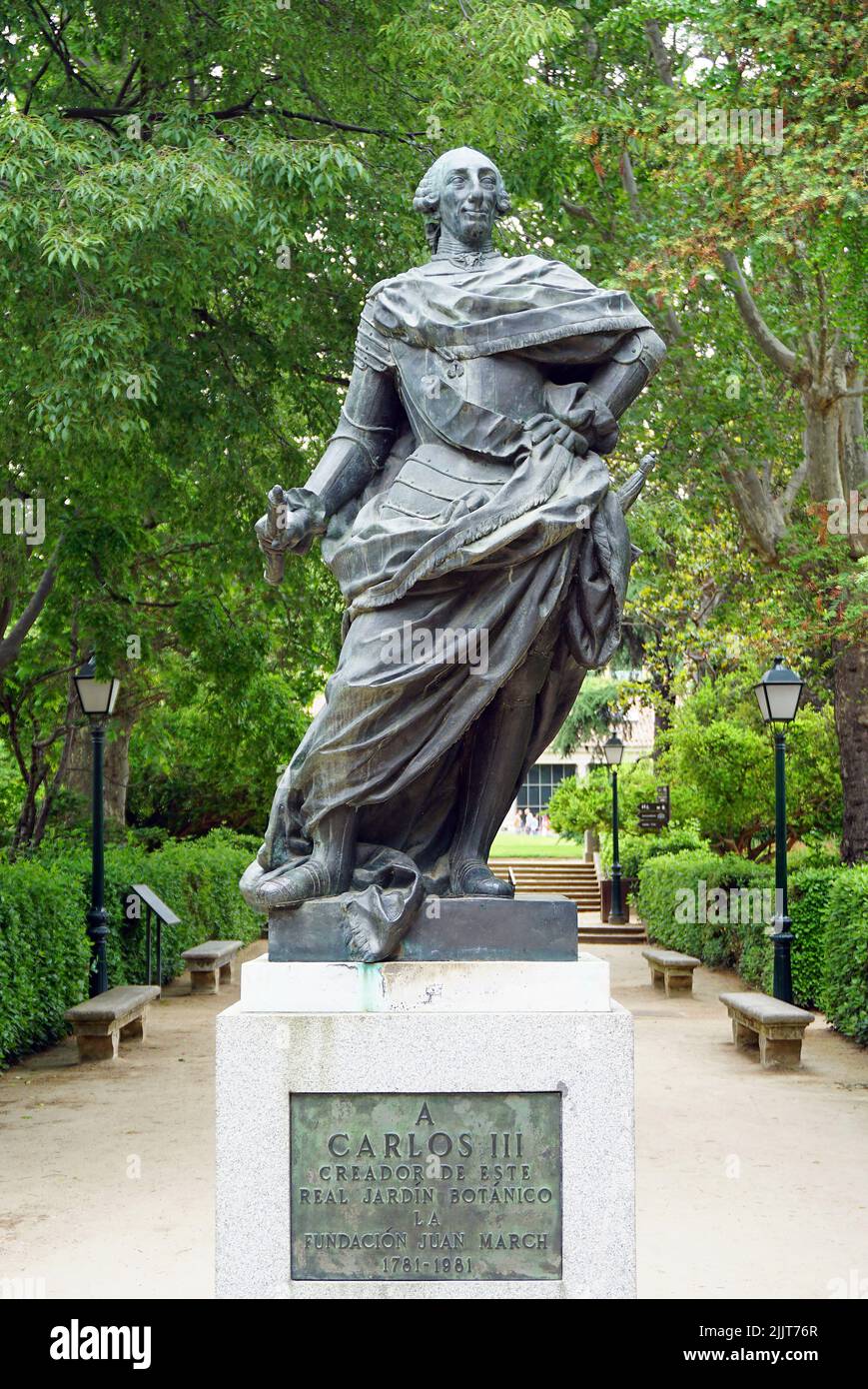 Statue von Carlos III oder Karl III von Spanien, Schöpfer des Real Jardin Botánico in Madrid Spanien. Stockfoto