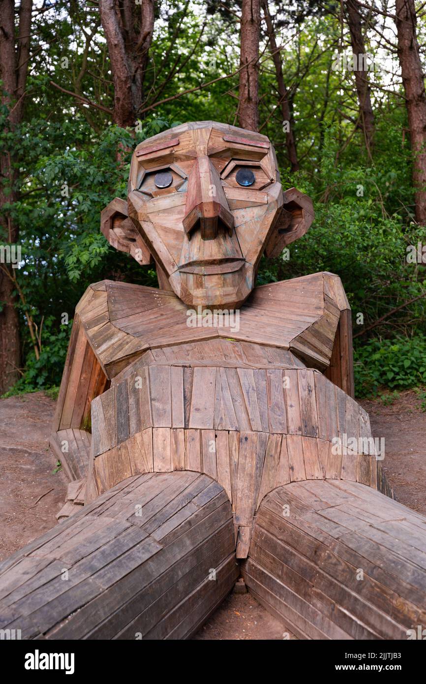 Die Baumskulptur von Thomas Dambo, dem Hüter des Berges Stockfoto