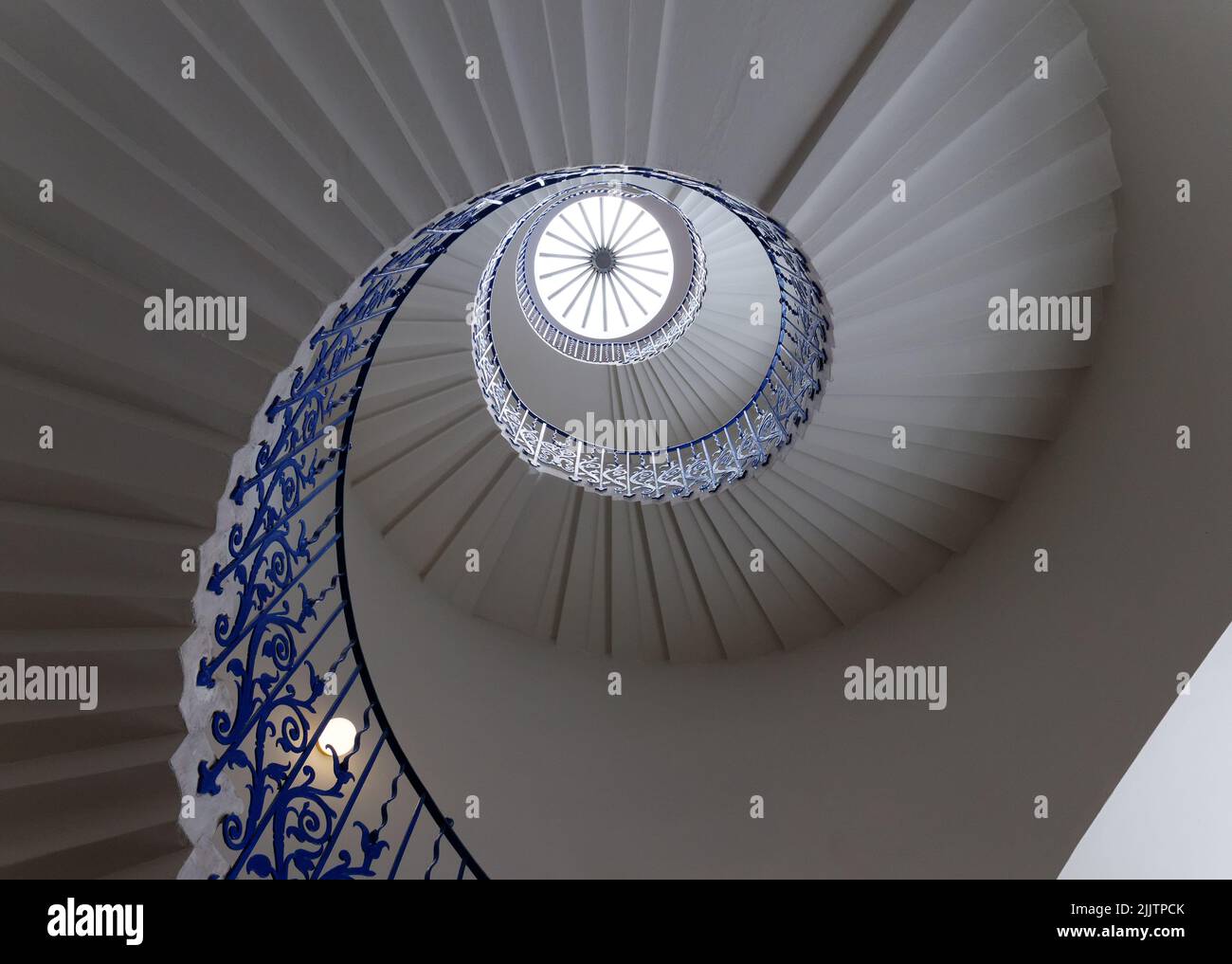 London, Greater London, England, Juli 20 2022: Tulip Stairs Inside the Queens House, Greenwich. Stockfoto