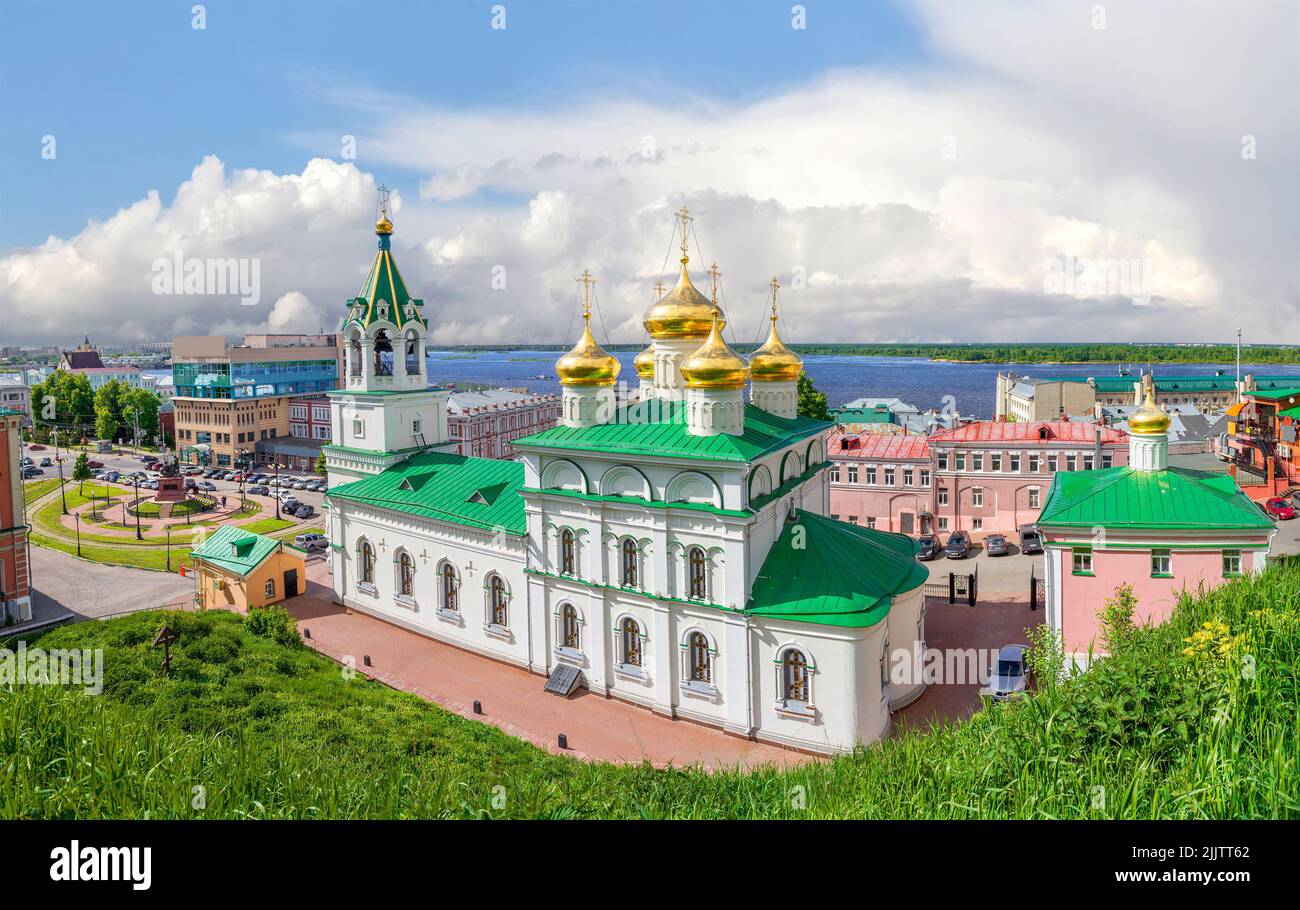 Weihnachtskirche von Ioanna Predtechi, Blick vom Kreml. Nischni Nowgorod, Russland Stockfoto