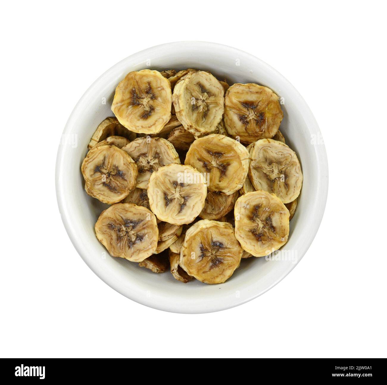 Getrocknete Bananenscheibe isoliert auf weißem Hintergrund. Mehrere getrocknete Bananenchips Snacks isoliert auf weißem Hintergrund. Stockfoto
