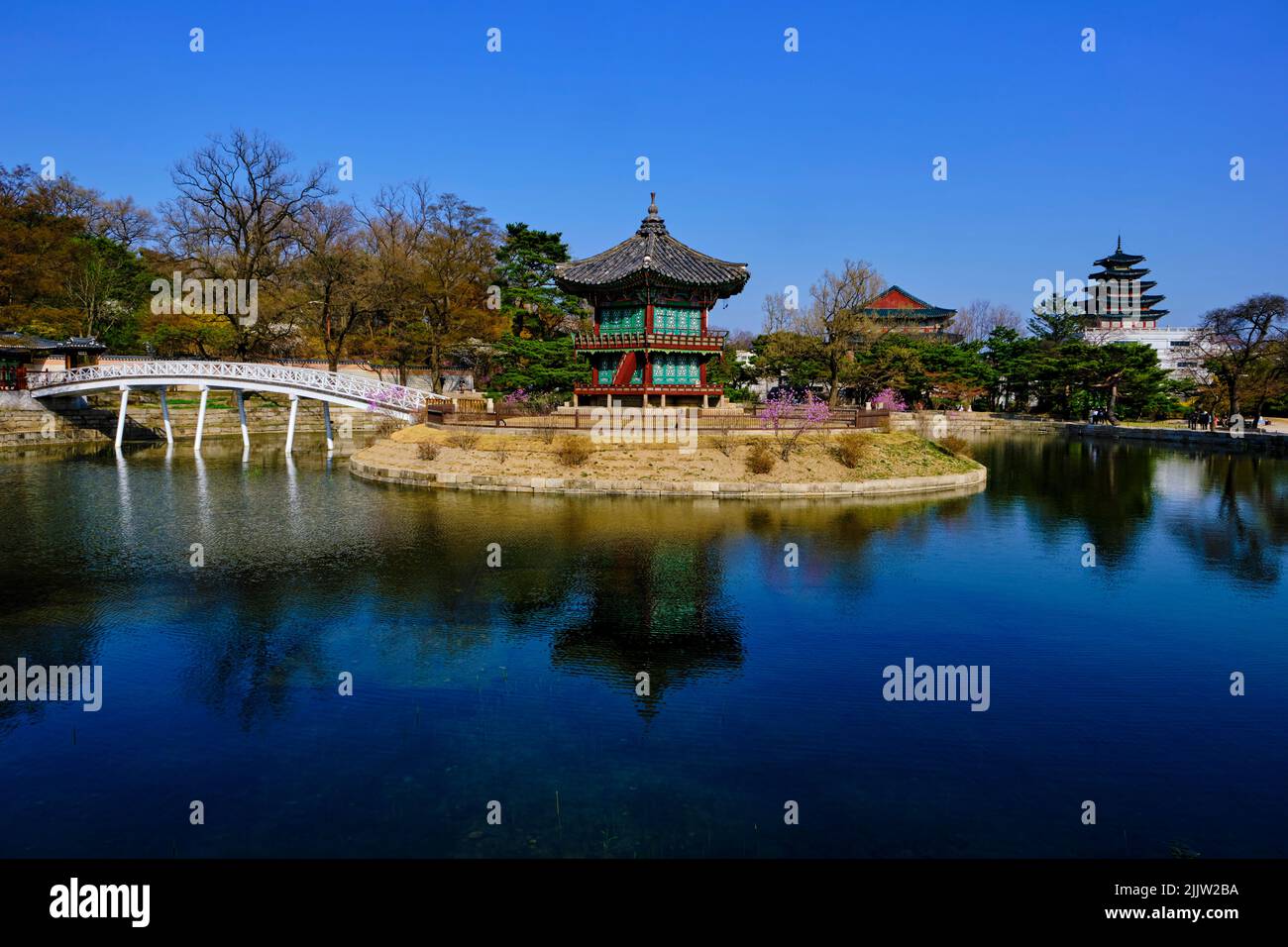 Corée du Sud, Séoul, Arrondissement Jongno-gu, palais de Gyeongbokgung oder palais de Gyeongbok, das als das Palais du Bonheur gilt, resplendissant Stockfoto