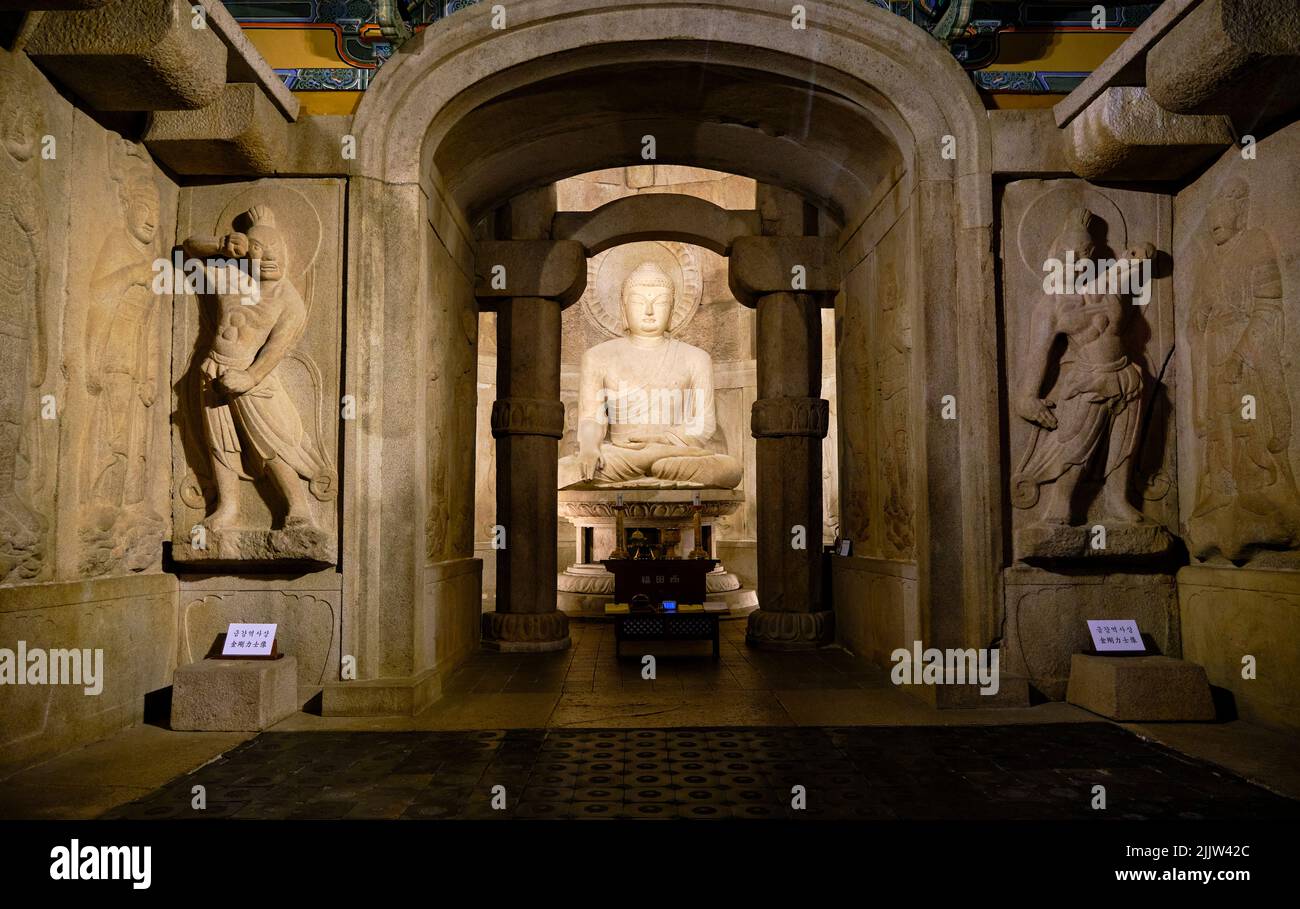 Südkorea, Nord-Gyeongsang, Gyeongju, Seokguram Grotto, Seokguram Buddha, Von der UNESCO zum Weltkulturerbe erklärt Stockfoto