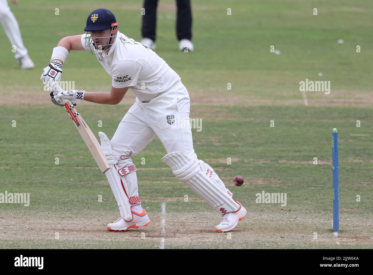 Alex Lees von Durham während des LV= County Championship-Spiels zwischen dem Durham County Cricket Club und dem Middlesex County Cricket Club im Seat Unique Riverside, Chester le Street am Donnerstag, dem 28.. Juli 2022. (Kredit: Robert Smith | MI News) Kredit: MI Nachrichten & Sport /Alamy Live News Stockfoto
