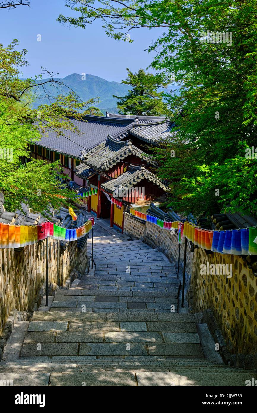 Südkorea, Provinz Süd-Gyeongsang, Busan, Bezirk Geumjeong, der 678 erbaute buddhistische Tempel Beomeosa am Fuße des Berges Geumjeongsan Stockfoto