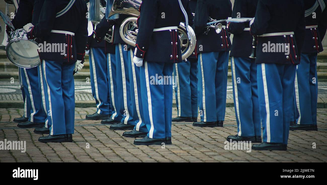 Eine Musikband dänischer königlicher Soldaten im Freien Stockfoto