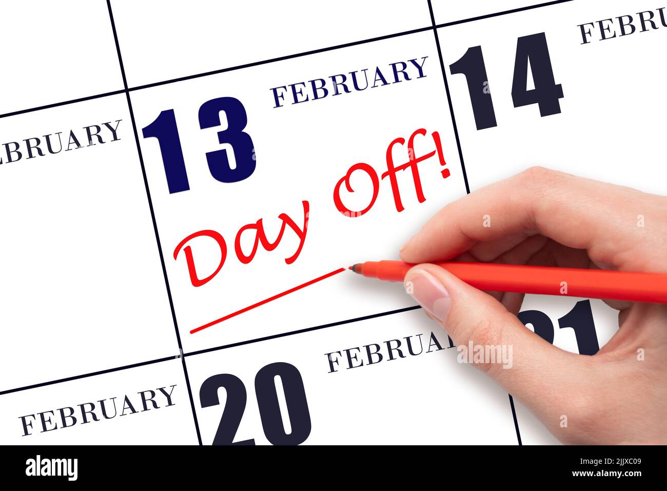 13. Tage im Februar. Schreiben Sie Text FREI UND zeichnen Sie eine Zeile am Kalenderdatum 13. Februar. Urlaubsplanungskonzept. Wintermonat, Tag des y Stockfoto