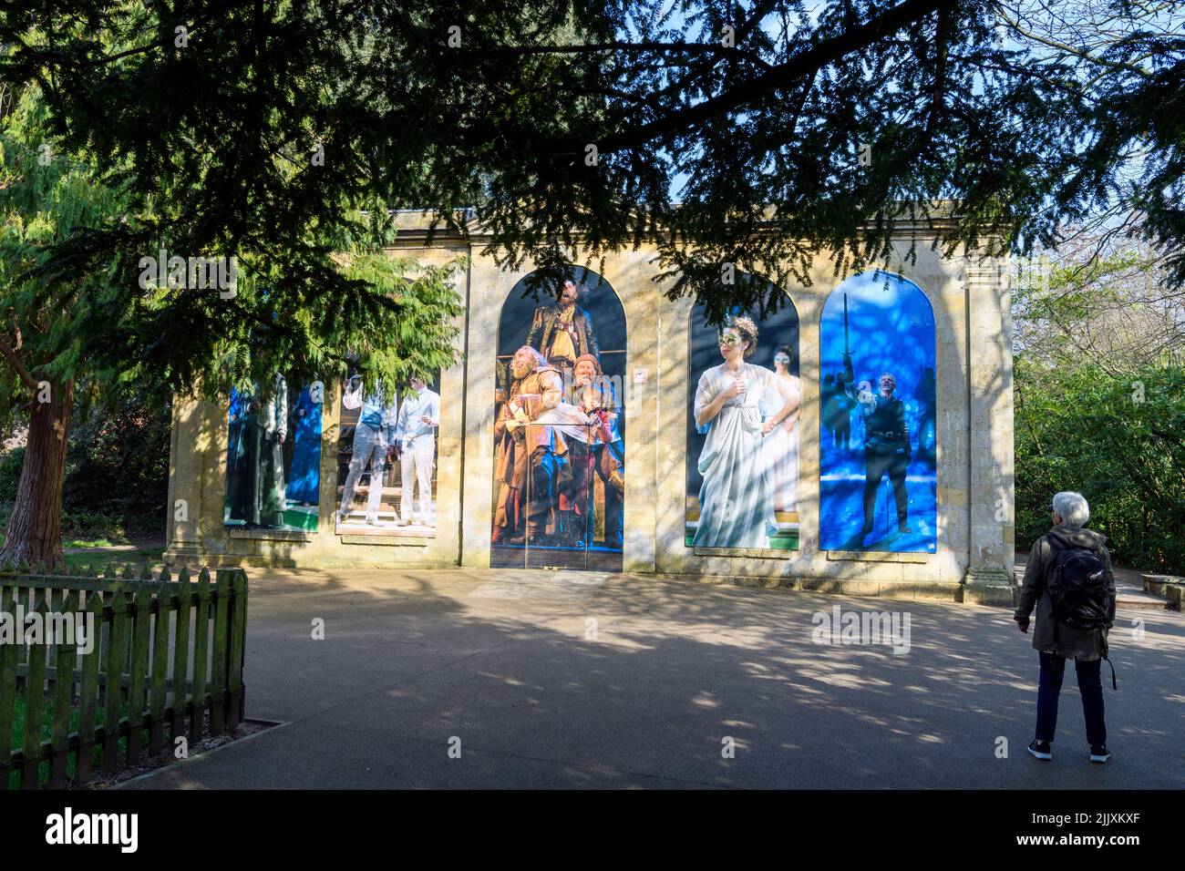 Shakespear-Figuren im Freien werden in Stratford-upon-Avon, Warwickshire, West Midlends, England, präsentiert. Stockfoto