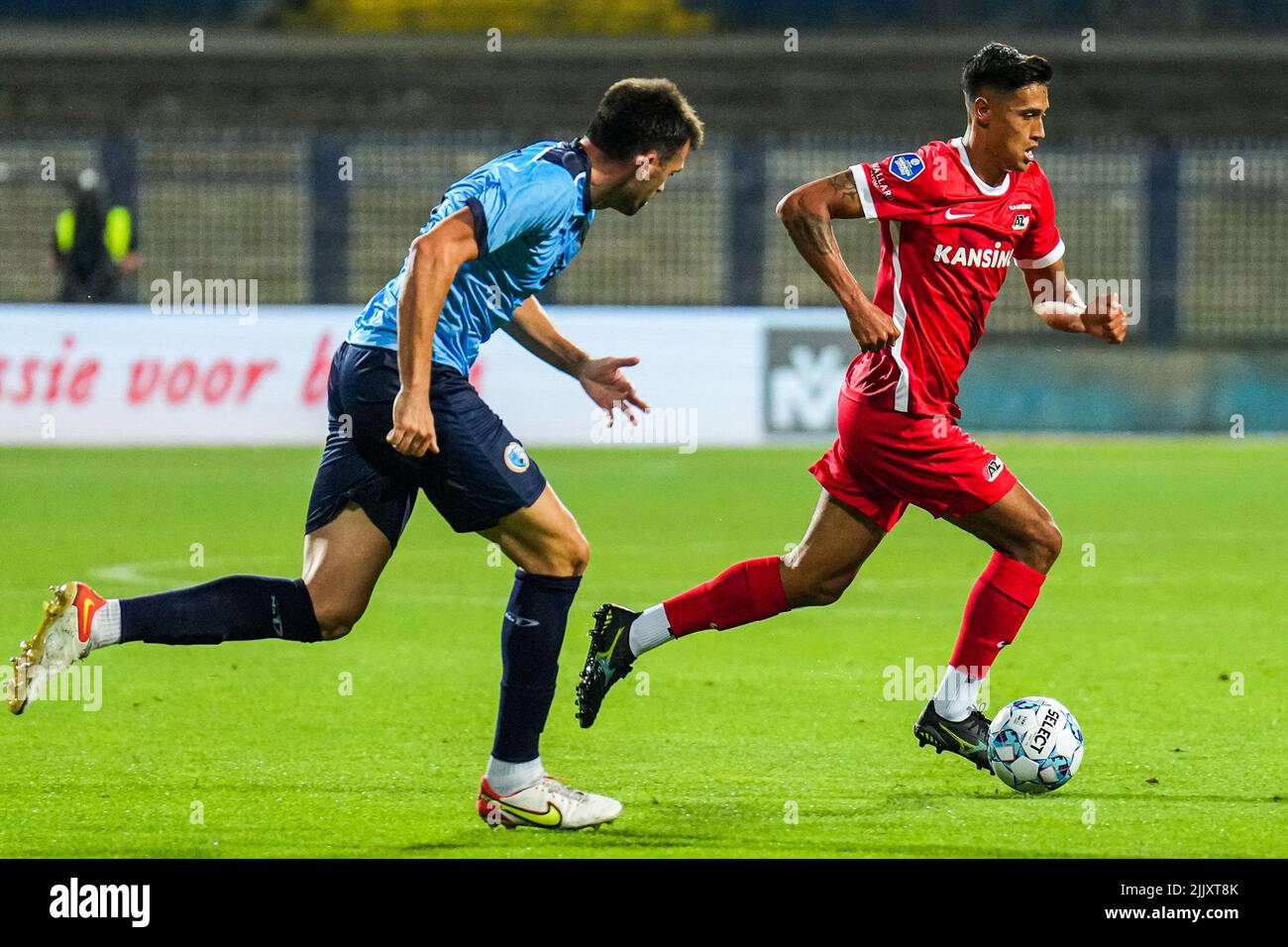 SARAJEVO - Tijjani Reijnders von AZ Alkmaar während des zweiten Heads des Conference League-Spiels zwischen FK Tuzla City und AZ am 28. Juli 2022 im Stadion Grbavica in Sarajevo, Bosnien und Herzegowina. ANP ED DER POL Stockfoto