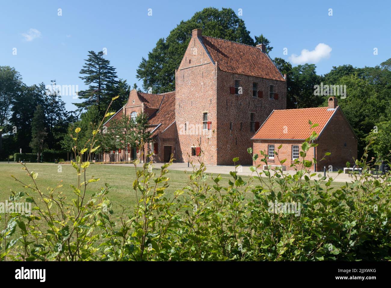 Das Häuptling Schloss Steinhaus Bunderhee in Bunde, Ostfriesland, Niedersachsen, Deutschland. Stockfoto