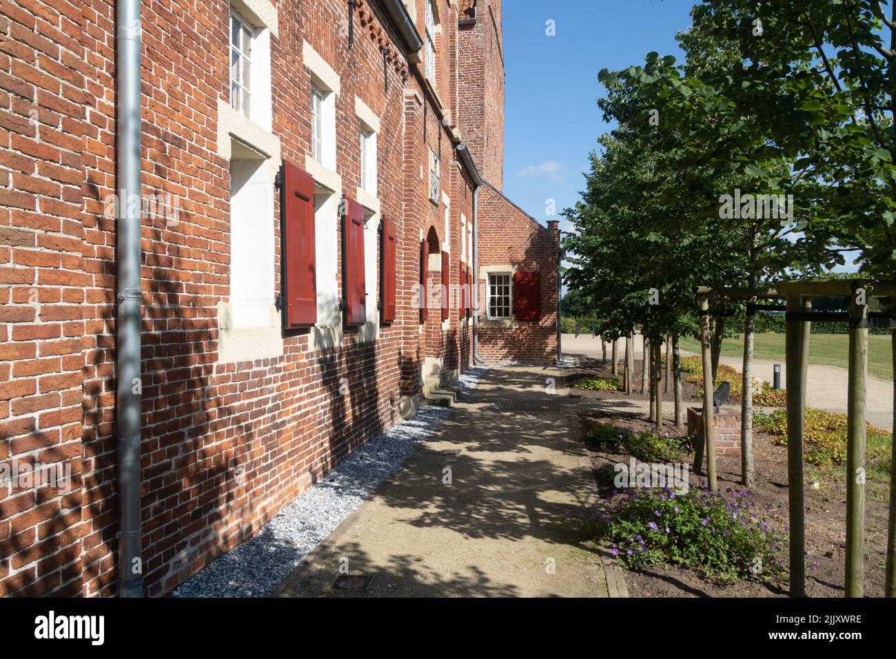 Außenwand des Häuptnerschlosses Steinhaus Bunderhee in Bunde, Ostfriesland, Niedersachsen, Deutschland. Stockfoto