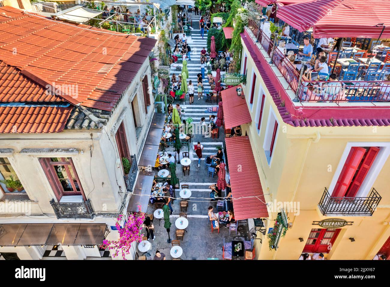 Die berühmten Stufen der Mnisikleous Straße, Plaka Nachbarschaft (die "Nachbarschaft der Götter"), historisches Zentrum oder Athen, Attika, Griechenland. Stockfoto