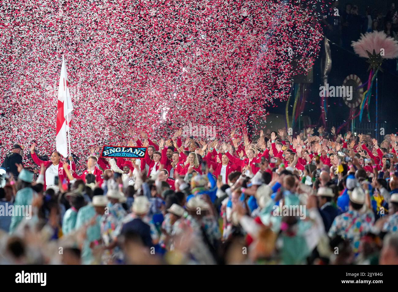 Birmingham, Großbritannien. 28.. Juli 2022. Das englische Team während der Eröffnungsfeier der Commonwealth Games 2022 im Alexander Stadium, Birmingham, England am 28. Juli 2022. Foto von David Horn. Quelle: Prime Media Images/Alamy Live News Stockfoto