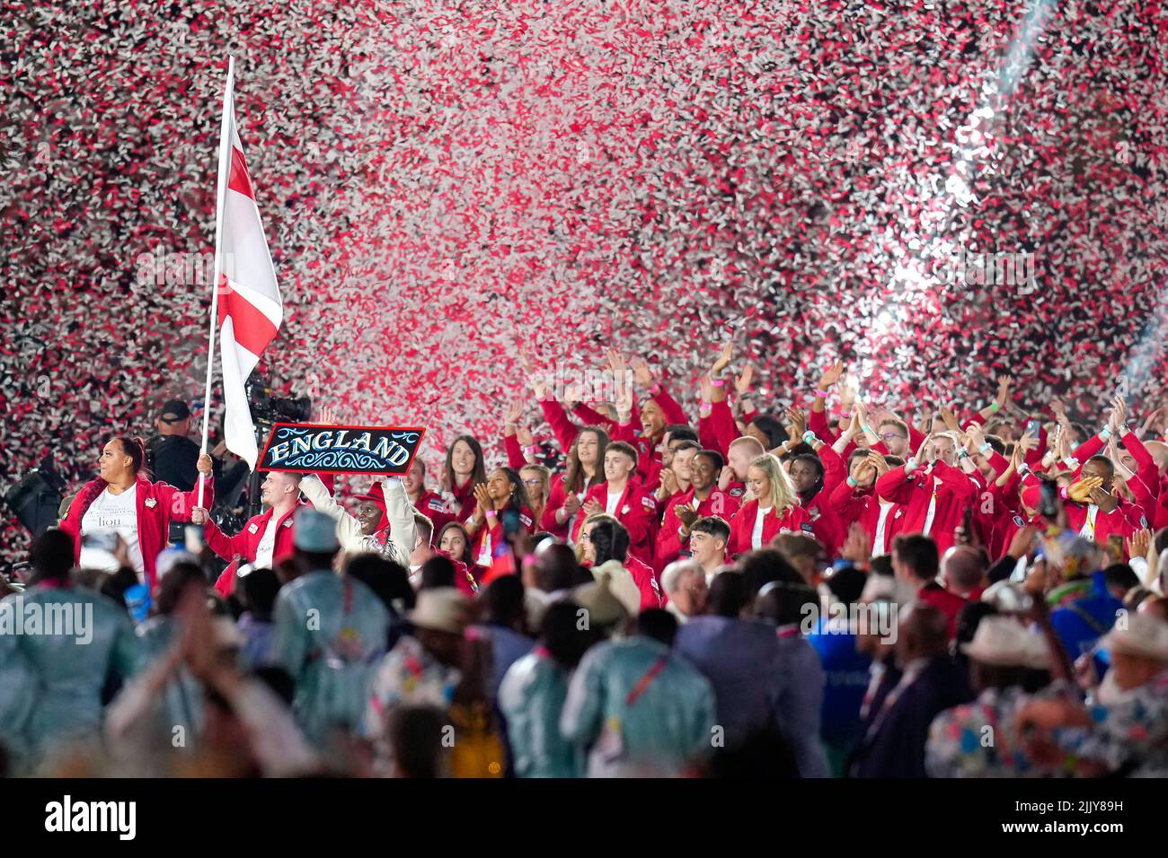 Birmingham, Großbritannien. 28.. Juli 2022. Das englische Team während der Eröffnungsfeier der Commonwealth Games 2022 im Alexander Stadium, Birmingham, England am 28. Juli 2022. Foto von David Horn. Quelle: Prime Media Images/Alamy Live News Stockfoto