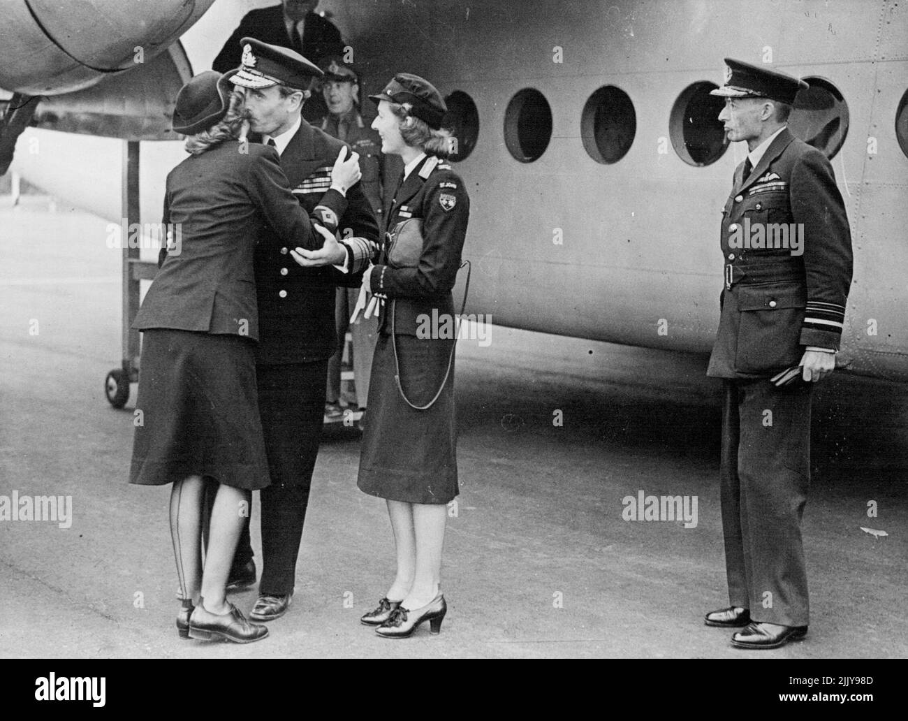 Lord & Lady Mountbatten - mit dem Vater von Familie Lord Louis Mountbatten - Persönlichkeiten. 27.Mai 1946. (Foto von Sport & General Press Agency, Limited) Stockfoto