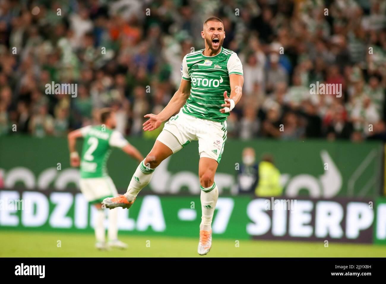 Danzig, Polen. 28.. Juli 2022. Lukasz Zwolinski feiert ein Tor während des UEFA Europa Conference League-Spiels zwischen Lecha Danzig und SK Rapid Vienna in Danzig. (Endergebnis; Lechia Gdansk 1:2 SK Rapid Vienna) Credit: SOPA Images Limited/Alamy Live News Stockfoto