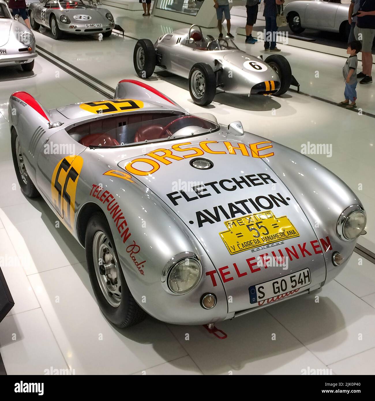 Porsche Spyder 550 mit Karosserie aus Aluminium von 1954 für Carrera Panamericana, Porsche Museum Stuttgart, Baden-Württemberg, Deutschland Stockfoto