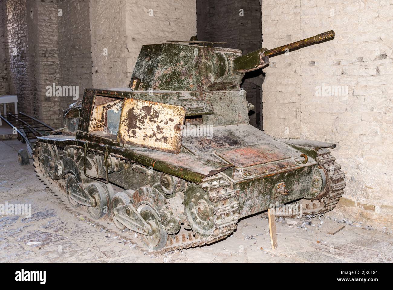 Alter Italienischer Panzer Aus Dem Zweiten Weltkrieg Stockfoto