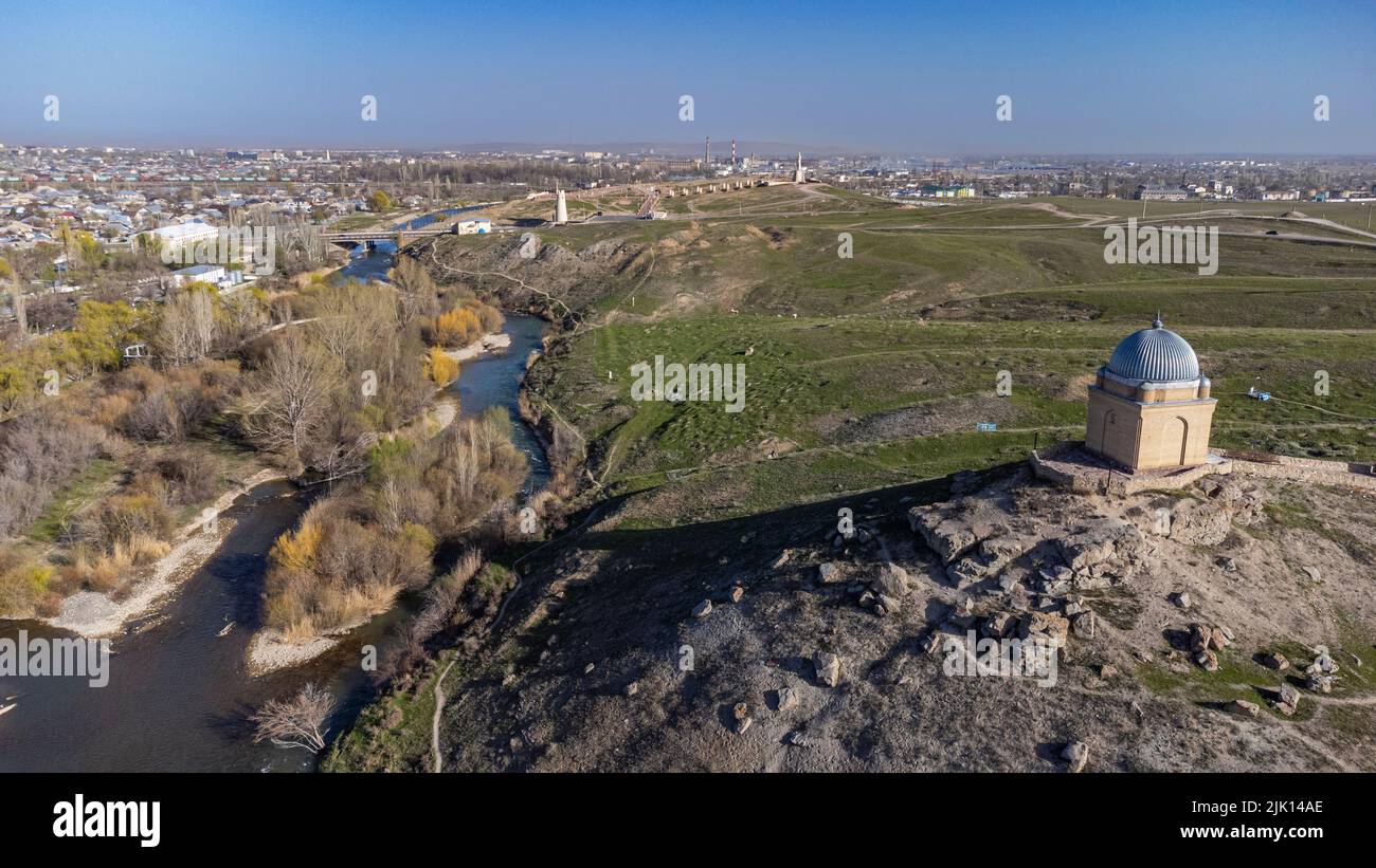 Luftaufnahme des Mausoleums von Tekturmas, Taraz, Kasachstan, Zentralasien, Asien Stockfoto